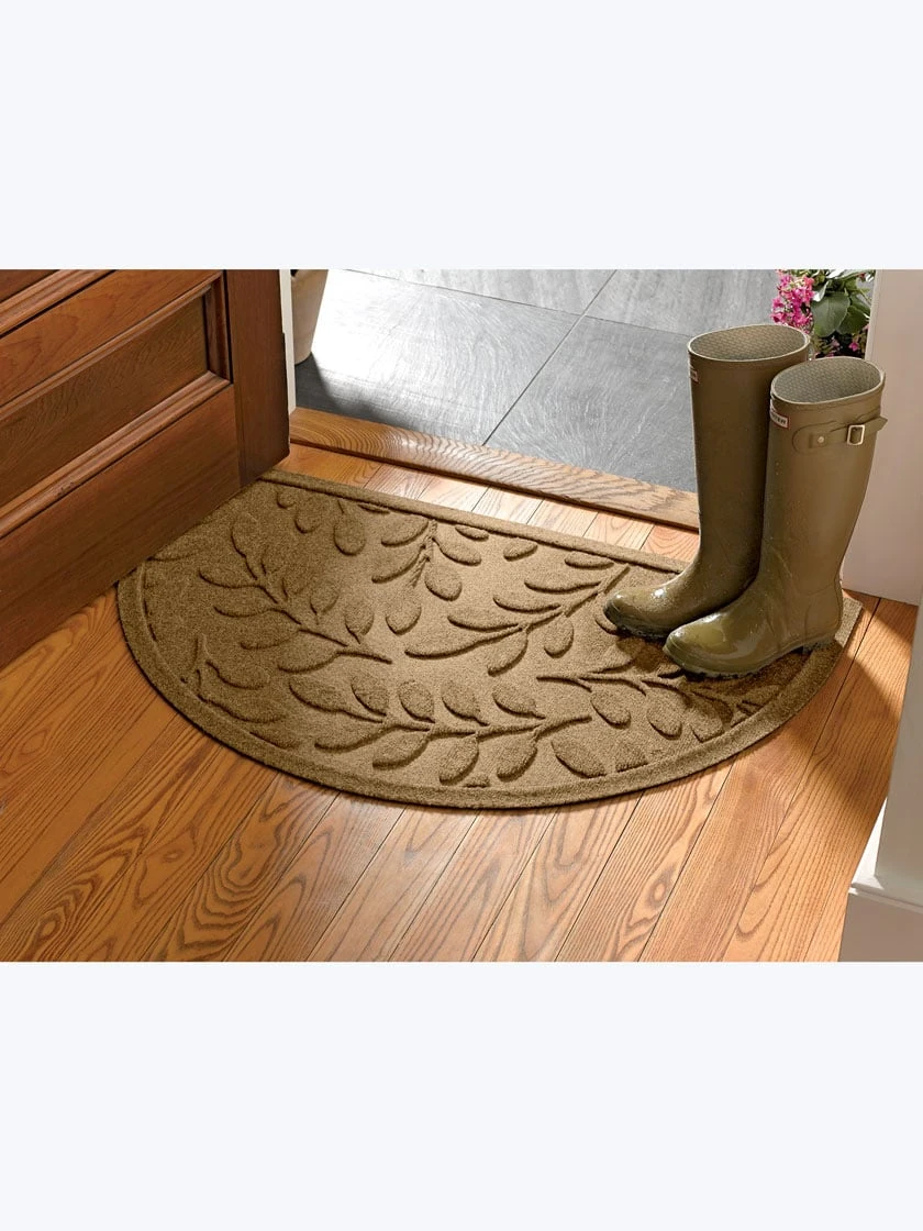 Laurel Leaf Water Glutton Half-Round Doormat