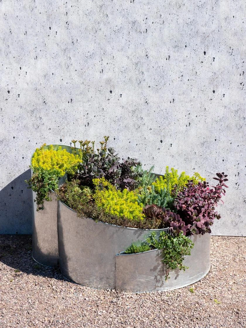 Curved Metal Raised Bed - Image 2