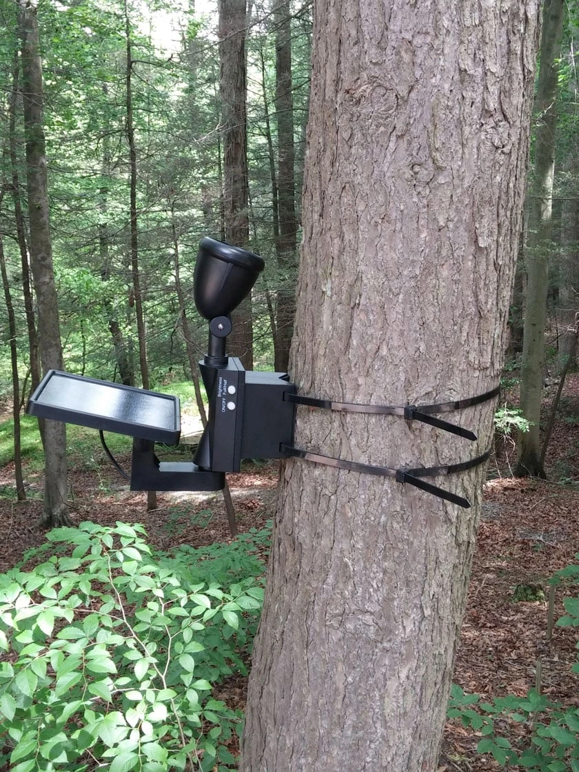 MAXSA® Solar-Powered LED Flag Light - Image 5